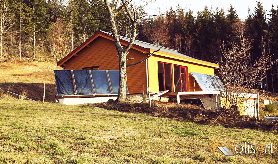 Construction cabane autonome bois et paille en Auvergne