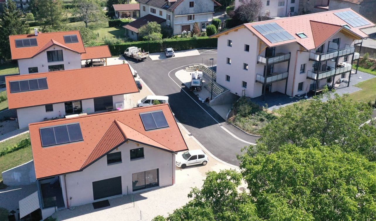 Installation de chauffage solaire SolisArt en copropriété pour réduire les charges énergétiques